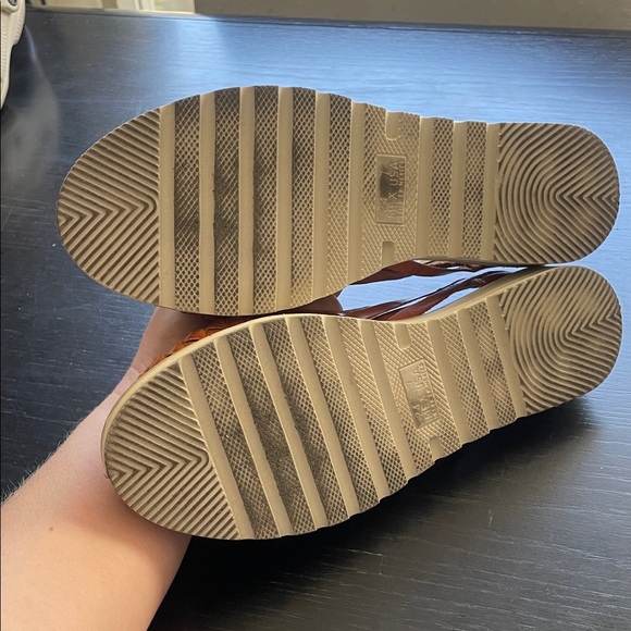 Women's Orange Leather Shoes - Picture 3 of 5